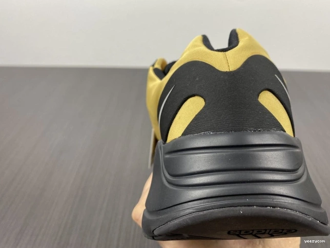 Boost Flux' MNVN GZ0717 'Honey 700 Yeezy 0917